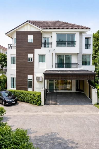 สะพานใหม่ ถ.วัชรพล ทาวน์โฮม 3 ชั้นให้เช่าหลังมุม 3นอน BTSสายหยุด