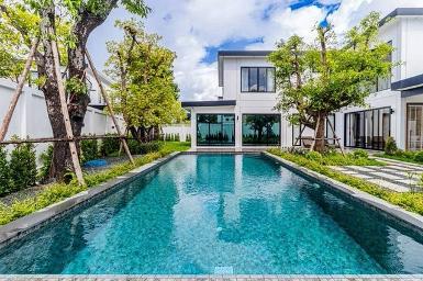 พูลวิลล่าหรูสไตล์โมเดิร์น ใกล้พระธาตุดอยคำ แม่เหียะ เชียงใหม่ 