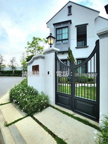 ให้เช่าบ้านหรู น้ำพุหน้าบ้าน ใกล้รร นานาชาติBrighton