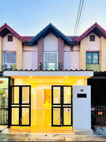 ขายทาวน์เฮ้าส์ 2 ชั้น ม.แฟมิลี่แลนด์นาป่า ชลบุรี