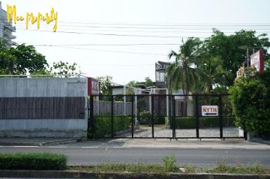 ขายที่ดินพร้อมสิ่งปลูกสร้าง (โรงแรมณายท์) อำเภอศรีราชา ชลบุรี 