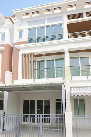 รัชดา เหม่งจ๋าย บ้าง 3 ชั้น สไตล์หรู 4นอน ประชาอุทิศ ทาวอินทาวน์