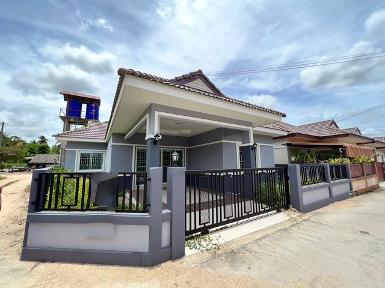  ขาย ทาวน์โฮม โครงการ พรทิพย์ เดินทางสะดวก ใกล้กับถนนสายหลัก