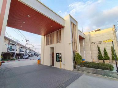 ขายทาวน์โฮมบางละมุง หมู่บ้านโกลเด้น ทาวน์ แหลมฉบัง-ศรีสุวิช ชลบุร