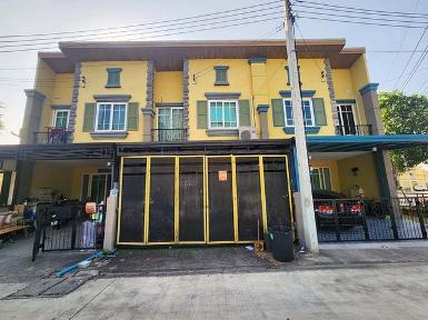 ขายทาวน์เฮ้าส์ หมู่บ้านบ้านโกลเด้น ทาวน์ รัตนาธิเบศร์-เวสต์เกต
