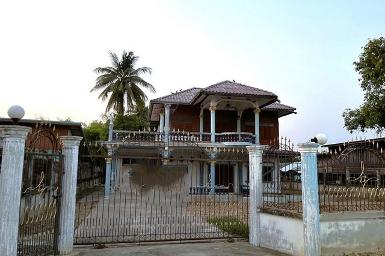 ขาย บ้านพักอาศัยครึ่งตึกครึ่งไม้ 2 ชั้น 