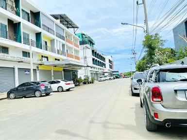 ตึกแถว 3.5 ชั้นชั้นลอย รร.วัดสะแกงาม 900 ม.บิ๊กซี พระราม2 1.9กม.