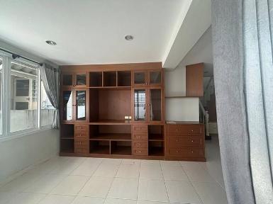 P1874 ให้เช่าบ้านเดี่ยว ห้วยขวาง ใกล้MRTสุทธิสาร 5 ห้องนอน