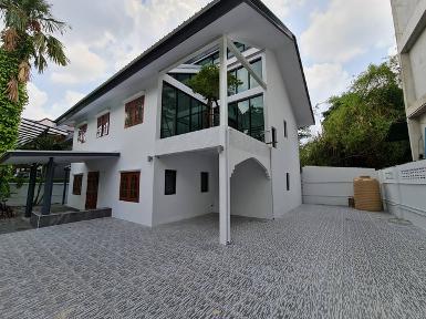 ให้เช่าบ้านเดี่ยว2 ชั้น โชคชัย 4 แยก 30 เหมาะทำออฟฟิศ 