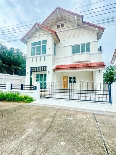 ขาย-เช่าบ้านเดี่ยว 2 ชั้น 75 ตร.ว รร.สมาคมไทยญี่ปุ่นศรีราชา 800 ม