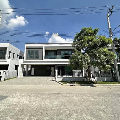 CH1150 ให้เช่าเซนโทร บางนา 4 ห้องนอน แต่งเสร็จ ติดสวนโครงการ 3 จอ