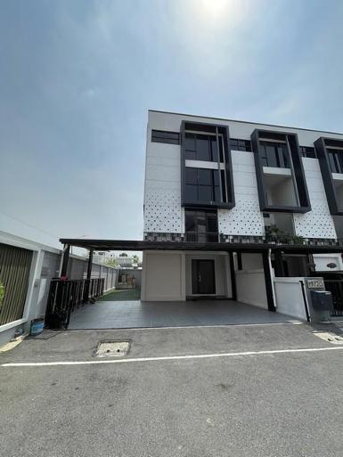 ให้เช่าโฮมออฟฟิศ 4 ชั้นหลังมุม รามอินทรา62 ใกล้แฟชั่นไอส์แลนด์ 