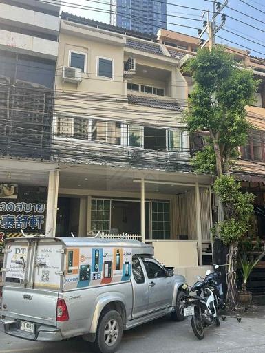 ให้เช่าโฮมออฟฟิศ 4 ชั้น 360 ตรม.พระราม 9 ซอย 7 ใกล้ MRT พระราม 9