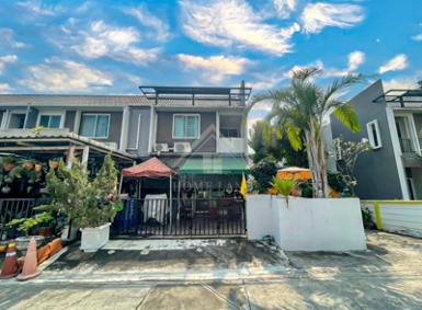 ทาวน์เฮ้าส์ 2 ชั้น หมู่บ้าน เดอะ คัลเลอร์ รังสิต - คลอง 4 (หลังมุ