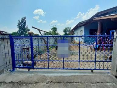 ขายบ้านครึ่งตึกครึ่งไม้ ซอยบ้านทุ่งเจริญ ถนนพหลโยธิน อำเภอเถิน 