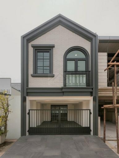 ขายทาวน์เฮ้าส์หรู 2 ชั้นสไตล์ Modern ปรีดี42 สุขุมวิท71 รีโนเวทหใ