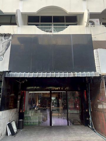 โซนนิมมาน ขาย 8.5 ล้าน อาคารพาณิชย์ 3 ชั้นครึ่ง เหมาะทำธุรกิจทุกป