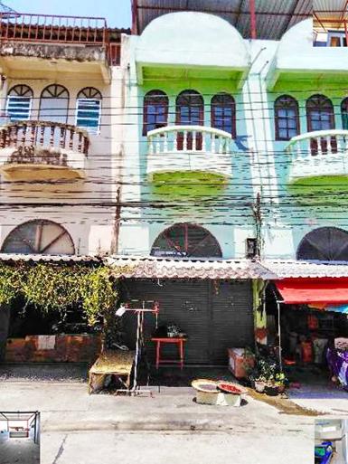 ให้เช่าทาวน์เฮ้าส์ 2 ชั้น ครึ่ง และดาดฟ้า บิ๊กซี หนองจอก เลียบวาร