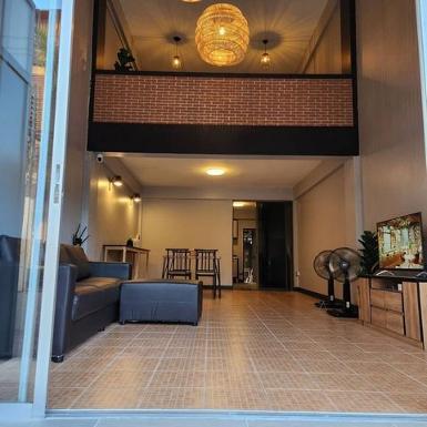 ให้เช่า 20,000 บาท ตึกแถว 4 ชั้น ช้างเผือก มีดาดฟ้าไว้นั่งชิลล์