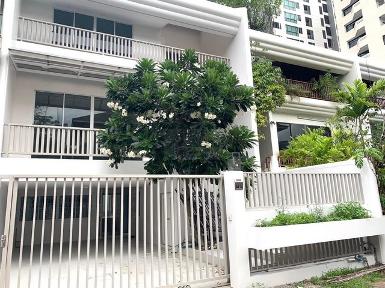 ขายทาวน์เฮ้าส์ 3ชั้นเล่นระดับ สุขุมวิท31 สุขุมวิท ทองหล่อ พร้อมพง