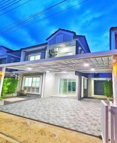 ให้เช่าบ้านแฝด 2 ชั้น เดอะ วิลเลจ เอ็กซ์คลูซีฟ บางนา กม.10 