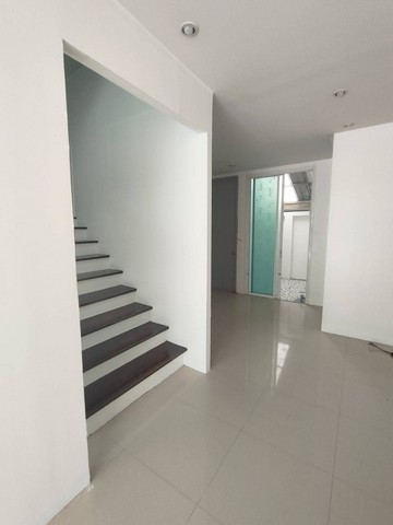 ให้เช่าทาวน์โฮม4ชั้น300ตร.ม.ย่านรามอินทราใกล้แฟชั่นไอแลนส์MRT