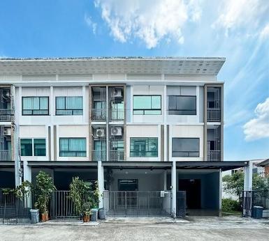 ขายทาวน์โฮม 3 ชั้น สไตล์Modern Iconic โครงการ พาทิโอ วัชรพล-รามอิ