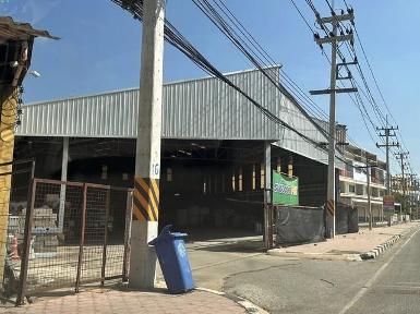 ให้เช่าโกดัง 840 ตารางเมตร ติดถนนเส้น 3548 ท่าม่วง กาญจนบุรี 