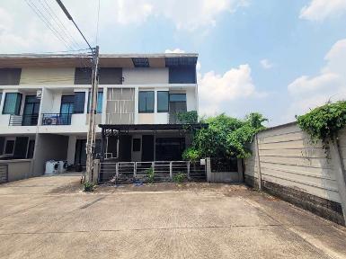  ขาย ทาวน์เฮ้าส์ โครงการ เดอะทรัสต์ทาวน์ ศรีราชา จังหวัดชลบุรี