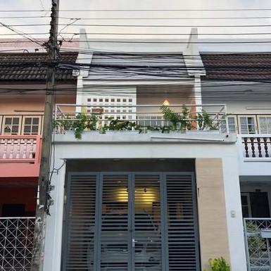 ให้เช่าทาวน์เฮ้าส์ 2 ชั้น ม.คลองจั่นวิลล่า 2 นวมินทร์ 149 ตกแต่งส