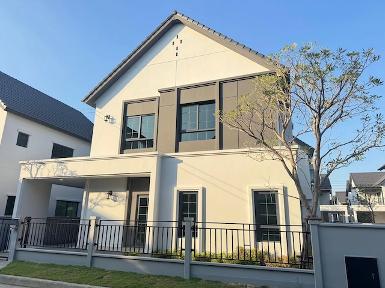 BH3892 ขายและให้เช่าบ้านเดี่ยว Centro Bangna เฟส 2 ใกล้ Mega Bang