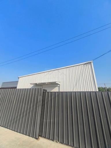 ให้เช่าโกดังพร้อมออฟฟิศ 700 ตรม. กรุงเทพกรีฑา ที่จอดรถกว่า 10 คัน