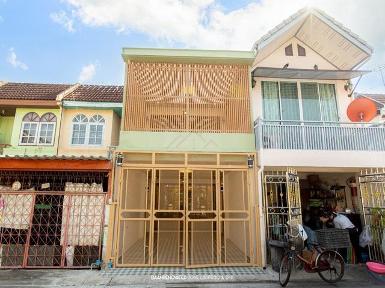 ขายทาวน์เฮ้าส์ 2 ชั้น ลาดพร้าว63 รีโนเวทใหม่ทั้งหลัง ใกล้รถไฟฟ้า 