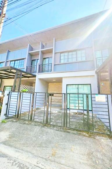 เฟอร์ฯ บิ๊กซี รัง ม.รังสิต 3.8 กม. ทาวน์โฮม 2 ชั้น 3นอน 22 ตร.วา.