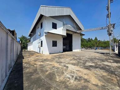 ให้เช่าโกดัง โรงงาน มีใบ รง. 4 เนื้อที่ 1 ไร่ ครึ่ง ติดถนนสุวินทว