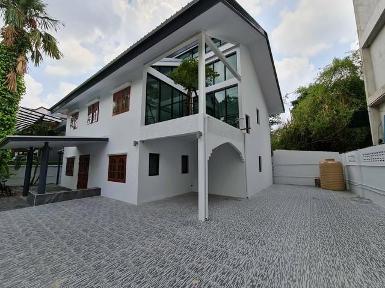 ให้เช่าบ้านเดี่ยว2ชั้น 200 ตร.ม.ย่านโชคชัย4ลาดพร้าว ใกล้MRTโชคชัย