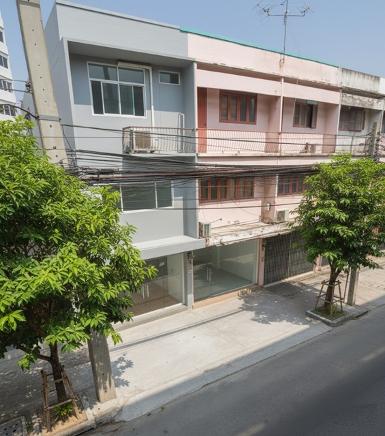 ถูกที่สุดในย่านลาดพร้าว 5นอน แอร์ 6 เครื่อง MRTภาวนา 750ม อาคาร 3