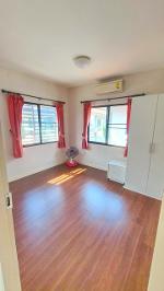 ถูกที่สุดใน ซาฟารี รร. สาธิตพัฒนา 500 ม.บ้านเดี่ยวให้เช่า 2 ชั้น 