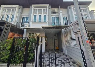 ให้เช่าและขายทาวน์โฮม 2 ชั้น โกลเด้นท์ทาวน์ 3 บางนา-สวนหลวง 
