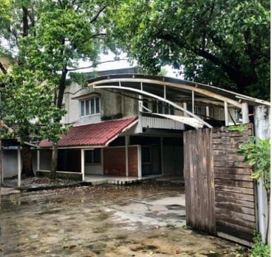 ขายที่ดินพร้อมบ้านแปลงมุม 187 ตรว. เอกมัย ซอย 18 สภาพแวดล้อมดี