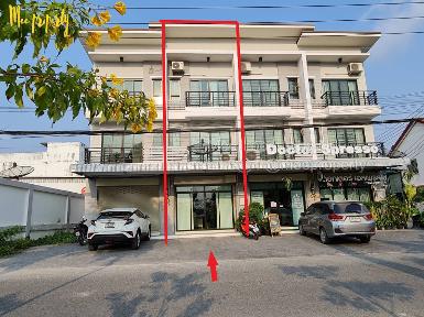 ขายอาคารพาณิชย์ 3 ชั้น พร้อมเข้าอยู่!! ทำเลสุดปัง ใจกลางบ้านฉาง ร