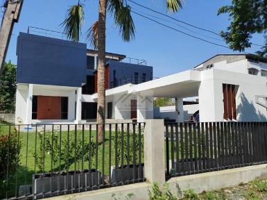 ขาย Pool Villa 3 ชั้น ซอยสุขุมวิท 62 มีสระว่ายน้ำ ใกล้ BTS บางจาก