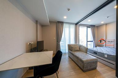 ให้เช่า คอนโด ลอยด์ ศูนย์วิจัย-ทองหล่อ ชั้น 3 มีเฟอร์ฯครบ