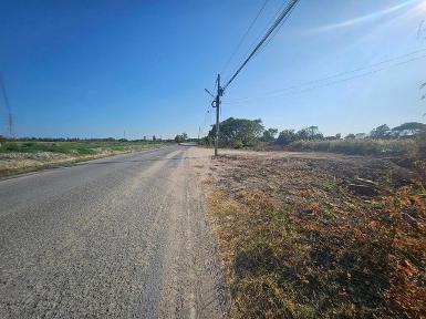 ขายที่ดินผังม่วงใกลินิคมอมตะชลบุรี 7-0-27 ไร่ รวมได้ 22-3-74 ไร