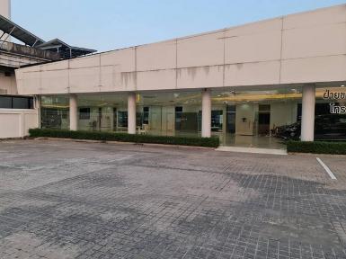 ให้เช่าอาคารโชว์รูมชั้นเดียว 353 ตรว. พื้นที่ 400ตรม. ติดถนนศรีคร