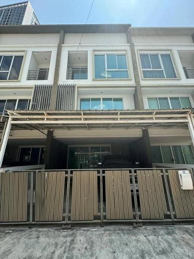 ขายทาวน์โฮม 3 ชั้น ลุมพินี ทาวน์ เรสซิเดนซ์ สเตชั่น ลาดพร้าว 21