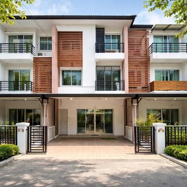  ทาวน์โฮม 3ชั้น อ่อนนุช14นอน 5แอร์ BTSอ่อนนุช 1.6กม. กว้าง 5เมตร 