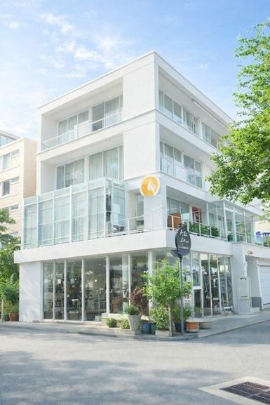 รัชดาภิเษก 10-18 MRT ห้วยขวาง 340ม.อาคาร ให้เช่า ชั้น2 อาคาร 4ชั้