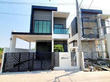 ให้เช่า ขายบ้านใหม่ 2 ชั้น บางนา ตราด กม.10 เมกะบางนา