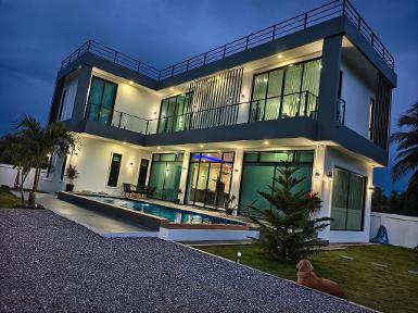 ขายบ้านสวยทรงโมเดิร์นสร้างบน จ.ประจวบคีรีขันธ์